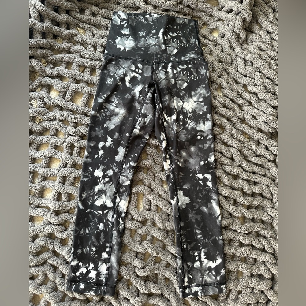 Lululemon cropped high rise align leggings